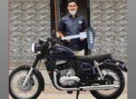 Mayur shelke has been gifted a Jawa 42 as part of JAWA heroes initiative