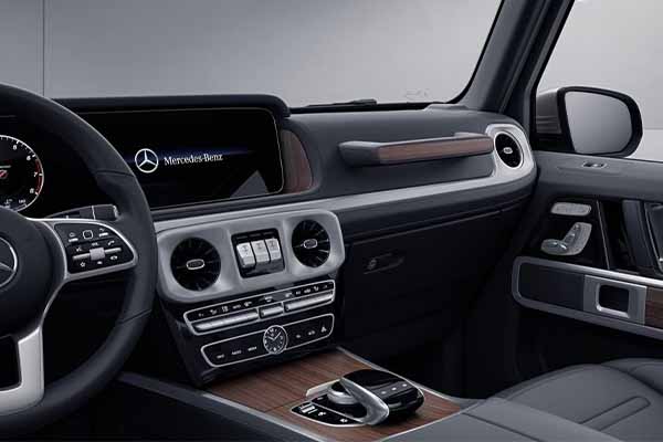 2023 Mercedes G 400d interior