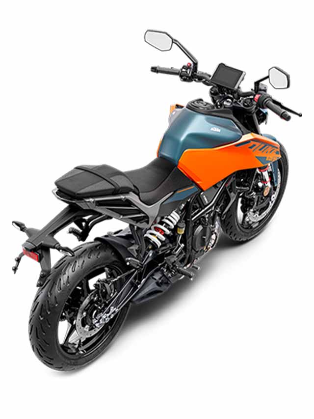2024 KTM Duke 125 redesigned fuel tank and tank shrouds